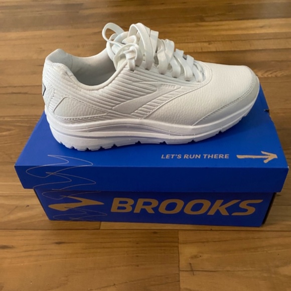 Brooks Women's Addiction Walker 2 Walking Shoe - Picture 1 of 6